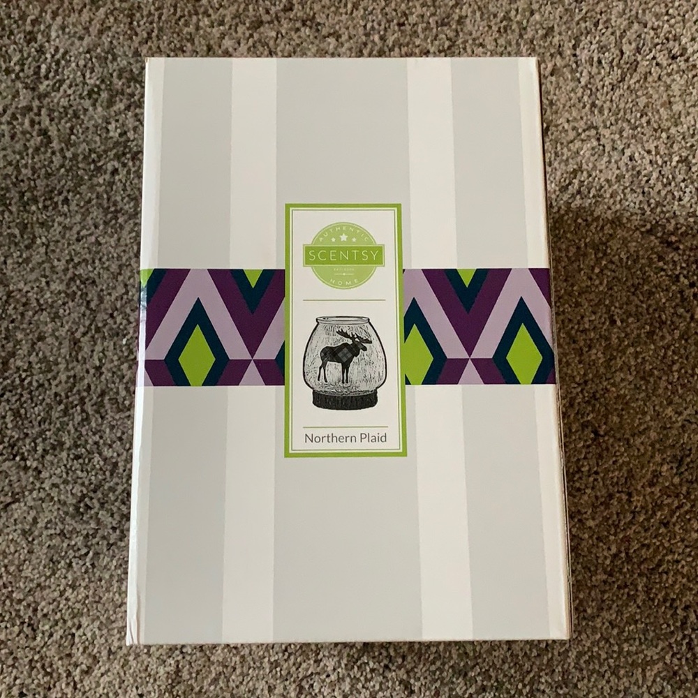 Brand new Scentsy warmer